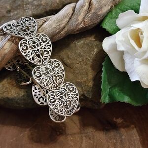 Vintage Silver Toned Heart Filigree Stretch Bracelet